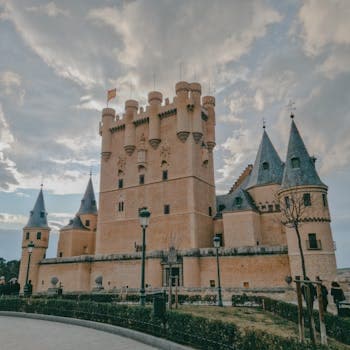 Rent Disneyland (1 day)